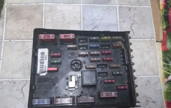 Volkswagen PASSAT B6 Fuse module 3C0937125 63592777