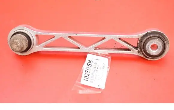 Rear control arm