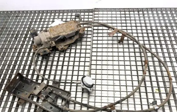 Nissan Leaf I (ZE0) Hand brake/parking brake motor 