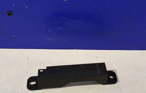 Mercedes-Benz GL X166 Keyless system antenna A1668200075