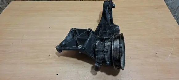 Volkswagen Transporter - Caravelle T4 Power steering pump 