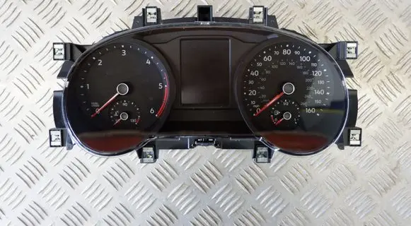 Volkswagen Tiguan Speedometer (instrument cluster) 5NA920951B