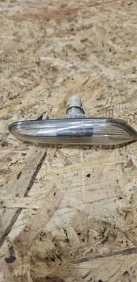 BMW 5 E60 E61 Front fender indicator light 8382104