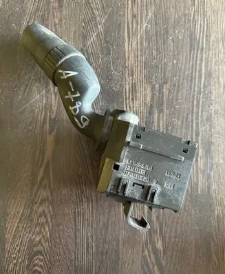 Hyundai Santa Fe Wiper control stalk M29843