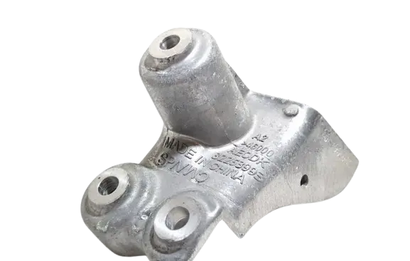 Volvo XC60 Engine mounting bracket 32253993 SK135014