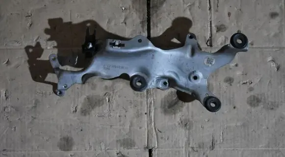 Mercedes-Benz A W177 Gearbox mount A1772200800555525