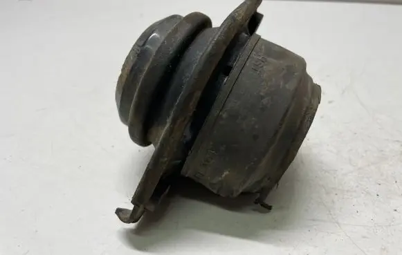 Mercedes-Benz ML W164 Engine mount bracket A2512403317