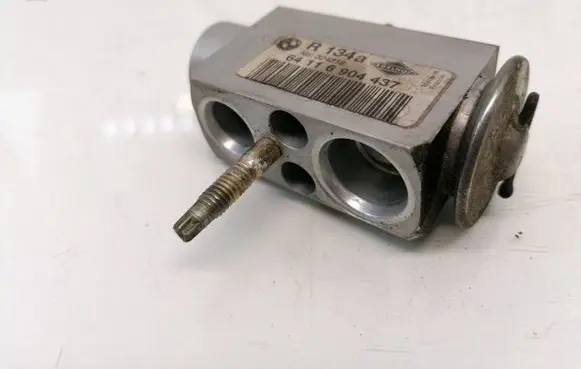 BMW 3 E46 Air conditioning (A/C) expansion valve 6904437 64116904437 324318
