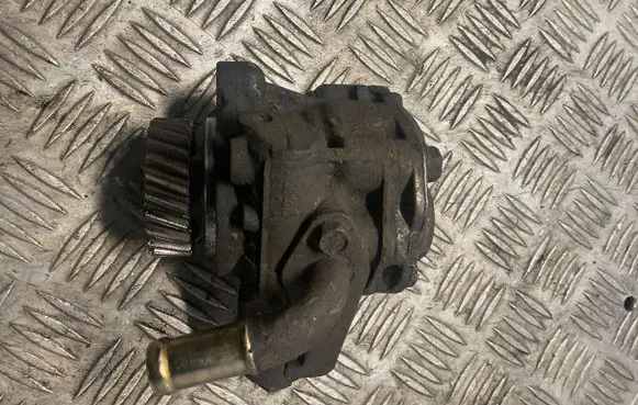 Mitsubishi Pajero Power steering pump