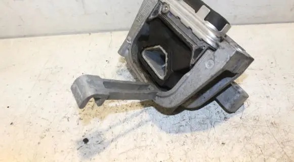 Volkswagen Golf VII Engine mount bracket 5Q0199262CR