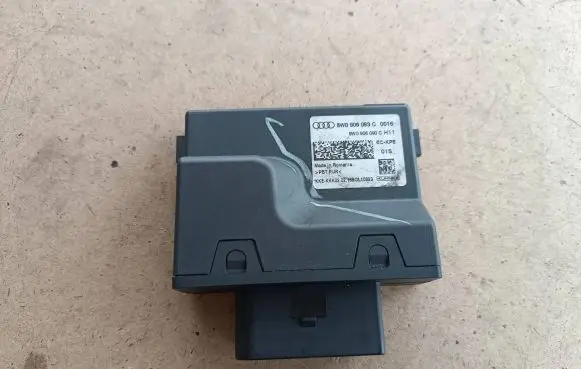 Audi A4 S4 B9 Fuel pump relay 8W0906093C