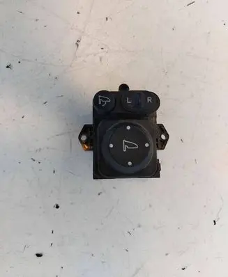 Wing mirror switch