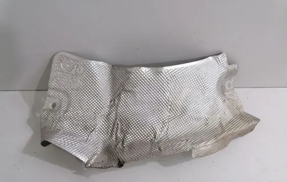 BMW 3 E90 E91 Heat shield in engine bay 7072693