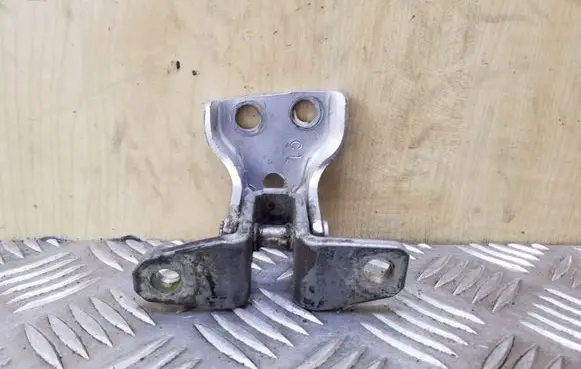 Mitsubishi Pajero Rear door upper hinge