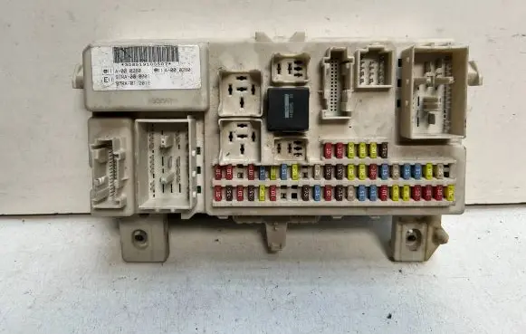 Ford Focus Fuse module 519100507 00145844