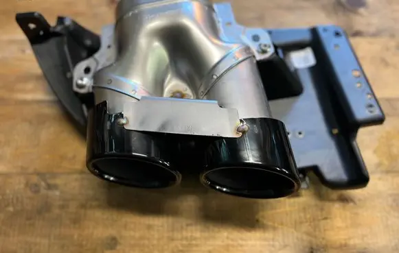 Mercedes-Benz CLS C257 Muffler trim A2574907200