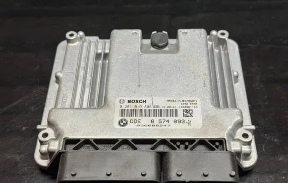 BMW 3 F30 F35 F31 Engine control unit/module 0281019808 030686247 8574093