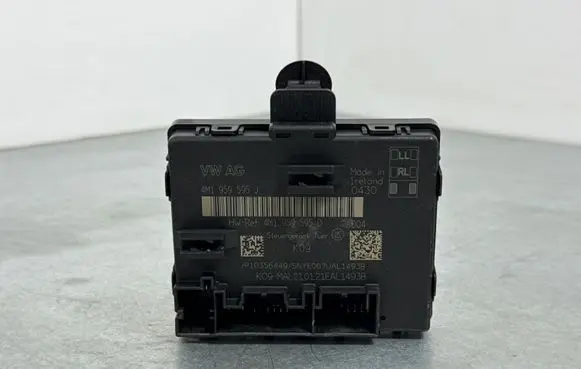 Volkswagen Touareg III Door control unit/module 4M1959595D