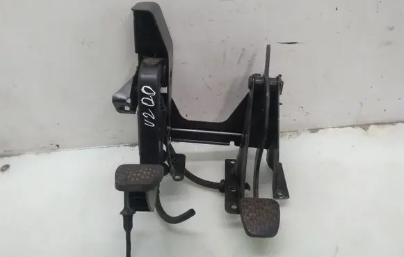 Mercedes-Benz Vito Viano W638 Pedal assembly 