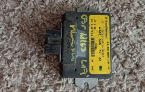 Mercedes-Benz ML W163 Transfer box differential control unit A1635457932