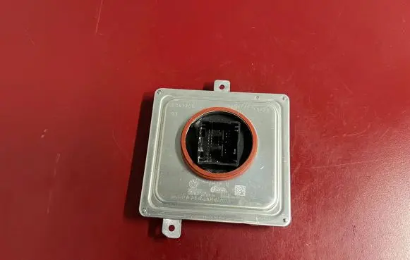 BMW X7 G07 Headlight ballast module Xenon 7933360