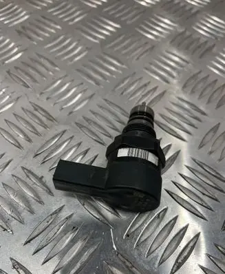 BMW 5 E60 E61 Fuel pressure regulator 0281002481