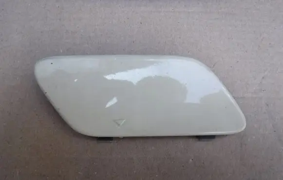 Mercedes-Benz A W169 Front tow hook cap/cover A1698851522