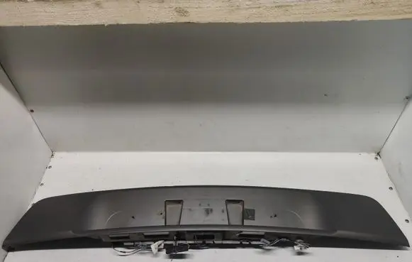 Renault Scenic II - Grand scenic II Trunk door license plate light bar 