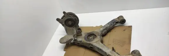 Mercedes-Benz Vito Viano W638 Rear wheel hub spindle/knuckle 