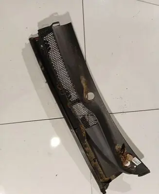 Nissan Micra Wiper trim