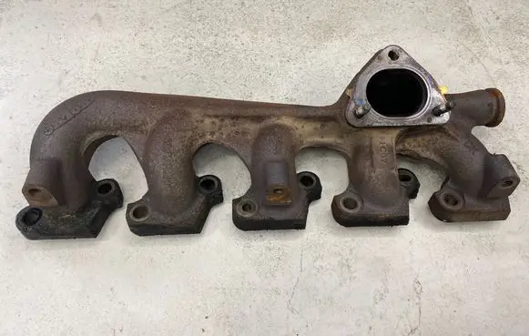 Volvo XC90 Exhaust manifold 30731980