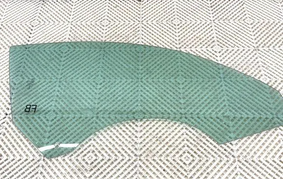 Ford Mustang VI Front door window glass four-door JR3B6321410AA
