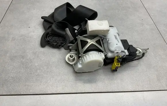 Volkswagen Golf Sportsvan Front seatbelt 34172627B