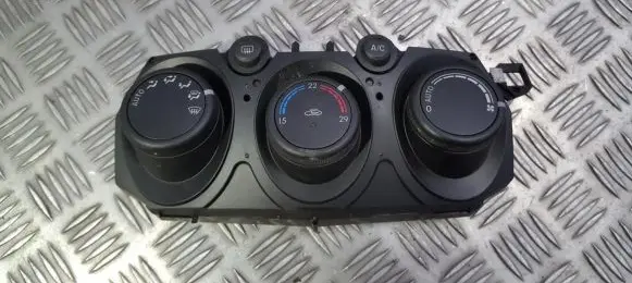 Mazda 2 Climate control unit DF7361190G 8F24B