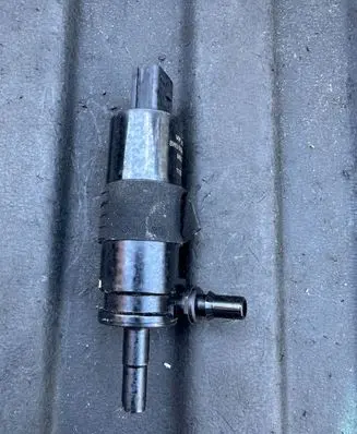 Audi A4 S4 B9 8W Headlight washer pump 8W0955647