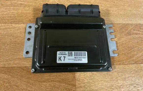 Nissan Primera Engine control unit/module MEC37010