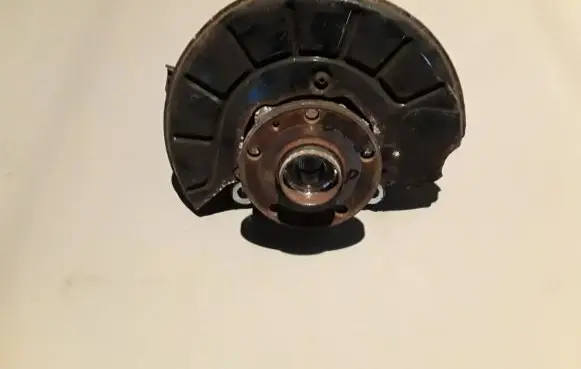 Volkswagen PASSAT B7 Front wheel hub 1K0615312F