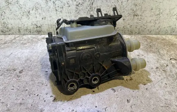 BMW X1 U11 Oil breather separator 13207612 8470497 1115