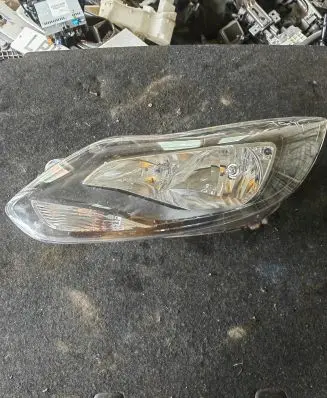 Ford Focus Headlight/headlamp BM5113W030DK