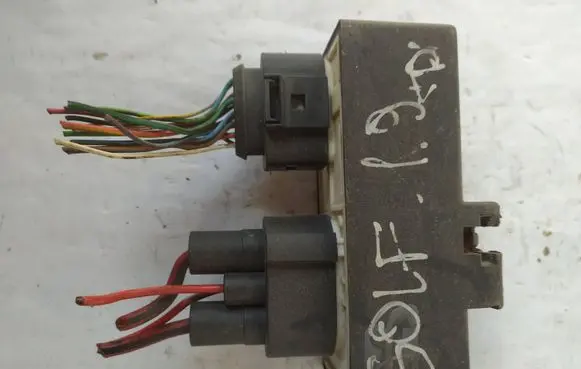 Volkswagen Golf IV Coolant fan relay 1J0919506K 898972000
