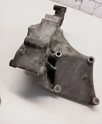 Volkswagen Transporter - Caravelle T4 Engine mounting bracket