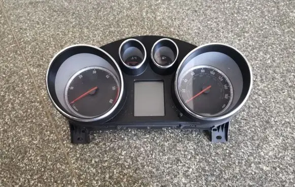 Opel Insignia A Speedometer (instrument cluster) 22783074