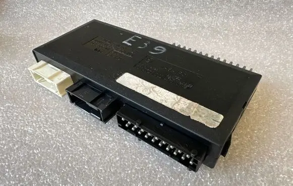 BMW 5 E39 Comfort/convenience module 61358372142 60837710