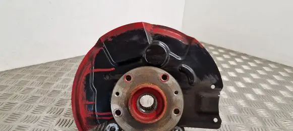 Front wheel hub