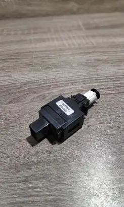 Volvo XC90 Brake pedal sensor switch 8622064 05W283