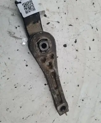 Volkswagen Touran I Engine mounting bracket AC47100