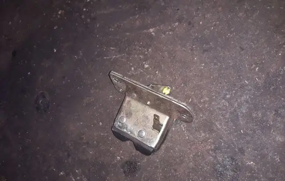 Mitsubishi Carisma Tailgate/trunk/boot lock/catch/latch