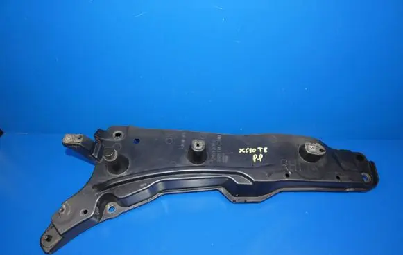 Volvo XC90 Fender mounting bracket 31391778 AD7011