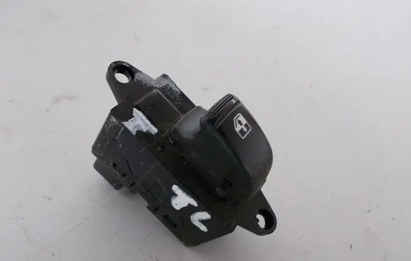 Chevrolet Nubira Electric window control switch 
