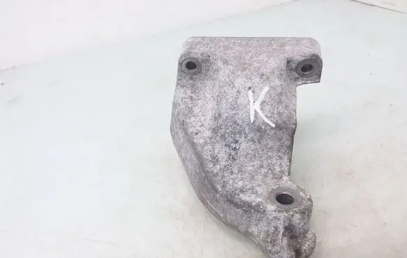 Mercedes-Benz E W211 Engine mounting bracket A6422230004